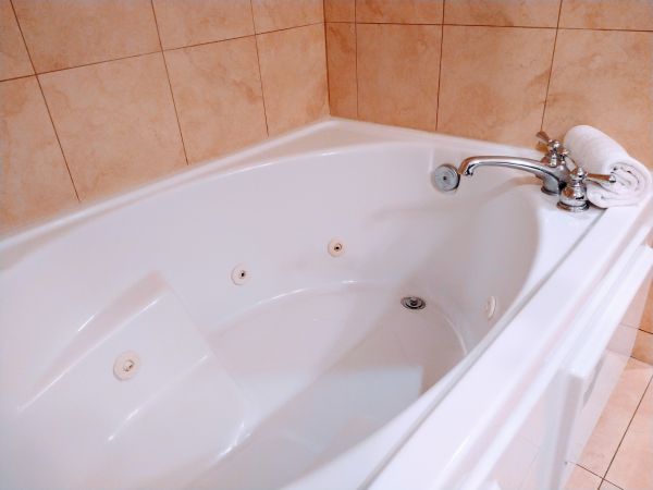 Acrylic Tub Installation in Amelia